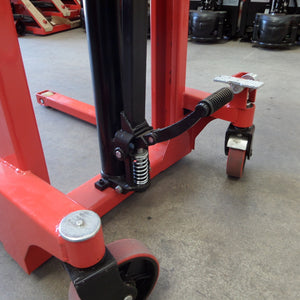 1 Ton Manual Narrow Standard Legs Stacker 1.6m Lift