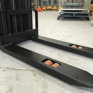 1T Electric Stacker Lifter Lift Height 3000mm